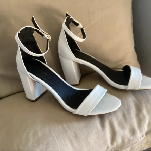 Boohoo White Heeled Sandals 8.5 - Picture 2 of 5